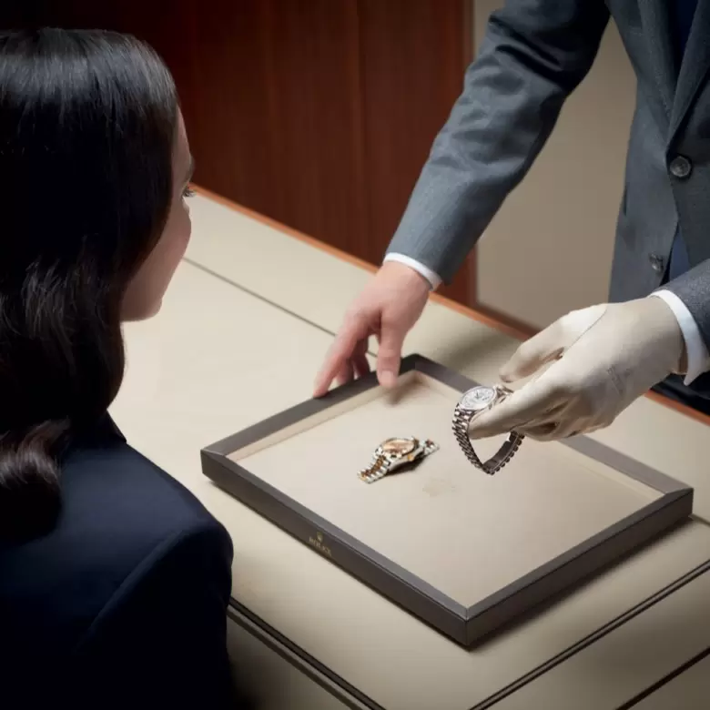 Contatta at Veschetti, official Rolex Dealer in Brescia