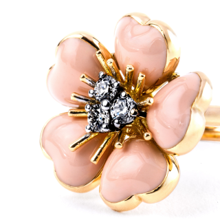 Petit Fleurs , Ring with diamonds and enamel