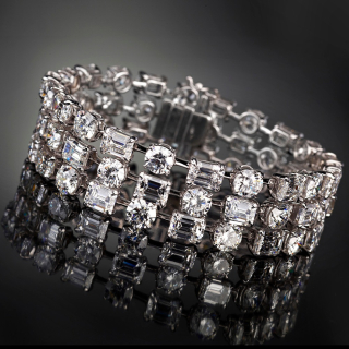 Trasparenza, Outstanding bracelet with brilliant and emerald cut diamond