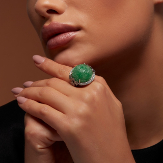 Giada Imperiale, Hard stone and diamond ring