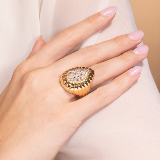 Oriana, Gold and diamond ring