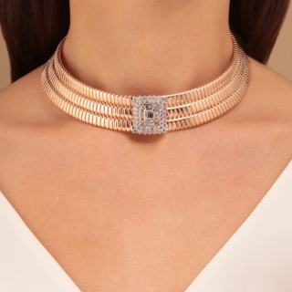 Amanda, Gold and diamond choker