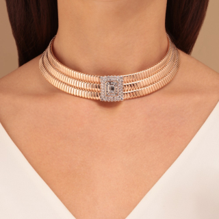 Amanda, Gold and diamond choker