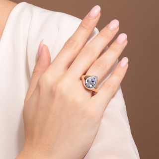 Rosé, Drop cut diamond ring