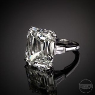Venere, Important emerald cut diamond ring