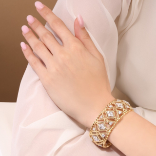 Amabilia, Gold and diamond bracelet 