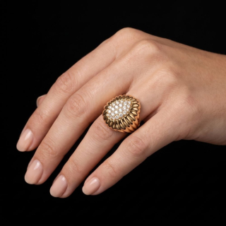 Oriana, Gold and diamond ring