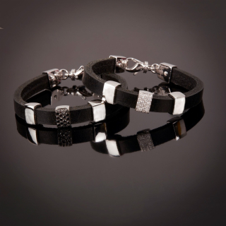 Bracelets, Cuir and diamond bracelets