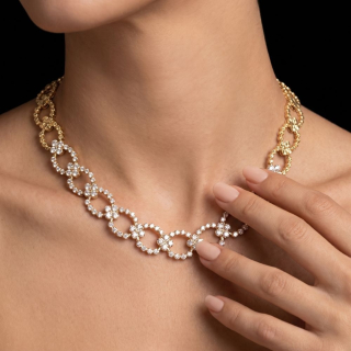 Arena, Gold and diamond necklace