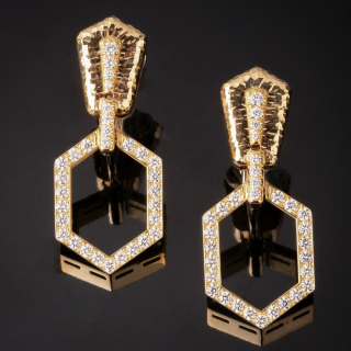 Dorotea, Gold and diamond earrings