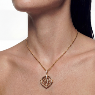 18kt Yellow Gold Necklace with brilliant cut Diamonds worn