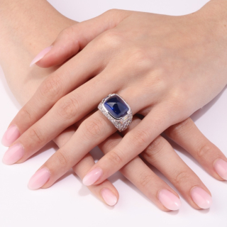 Intensità , Cabochon sapphire and diamond pavé ring