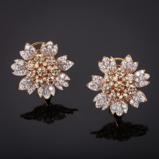 Jonquille, Gold and diamond earrings