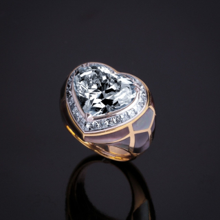 Mina, Romantic heart-cut diamond ring