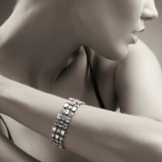 Trasparenza, Outstanding bracelet with brilliant and emerald cut diamond
