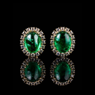 Isabella , Earrings with Zambian emeralds and diamonds