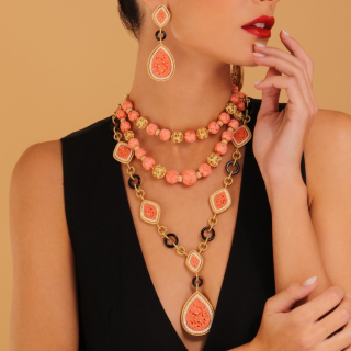 Medea, Hard stone and diamond necklace