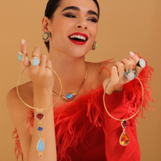 Amuleto , Sapphires, emeralds and diamonds necklace