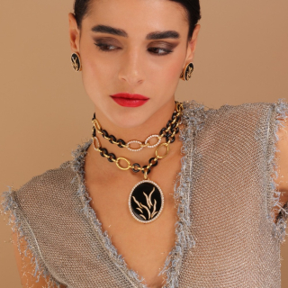 Anemone, Hard stone and diamond gold necklace