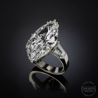 Lorella, Captivating marquise-cut diamond ring