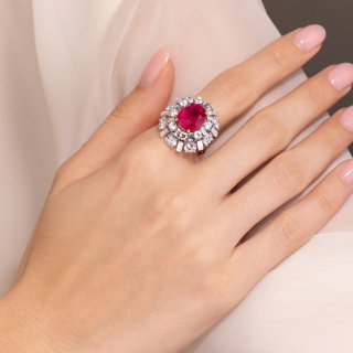 Gioia, Rating superior ruby and diamond ring
