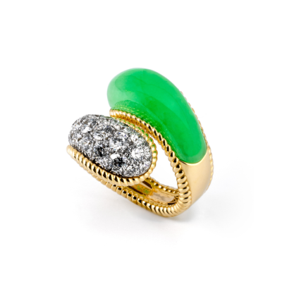 Gold ring with Burmese jade and diamonds