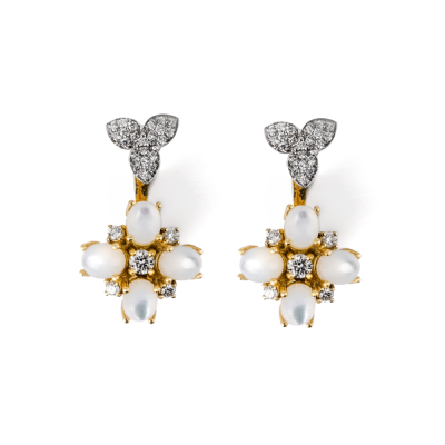 Gold earrings with mother-of-pearl and Diamonds