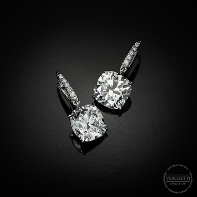 Atena, Elegant cushion-cut diamond earrings