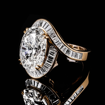 Abbraccio , Diamond ring