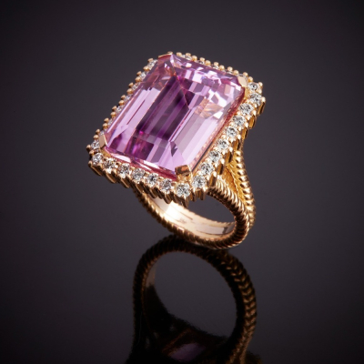 Emozione, Coloured gem and diamond ring