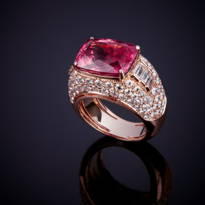 Lola, Coloured gem and diamond ring