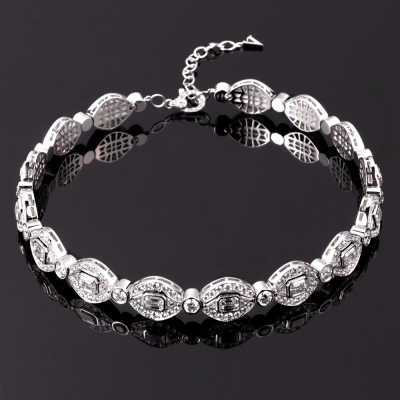 Dana, Charming collier with fancy-cut diamonds