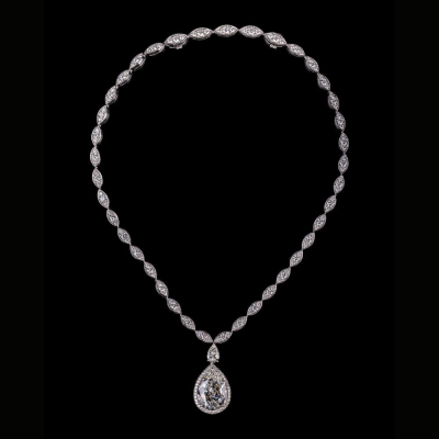 Rebecca 18 kt white gold necklace with pear-cut diamonds and central pendant diamond