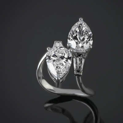 Io E Te, Marvelous drop cut diamond ring
