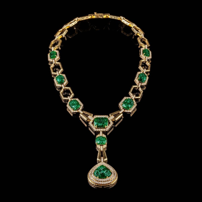 Gold Necklace with emeralds and pavé diamonds