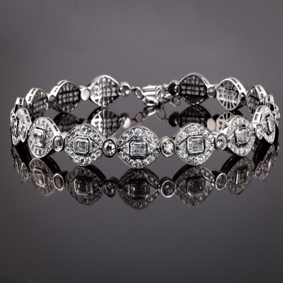 Dana, Charming collier with fancy-cut diamonds