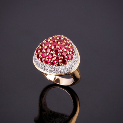 Fragola, Coloured gem and diamond ring