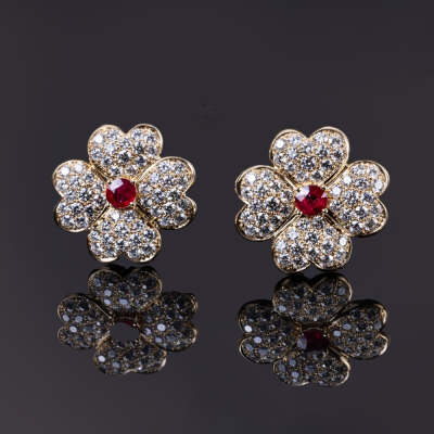 Quadrifoglio, GEM quality rubies and brilliant cut diamonds earrings