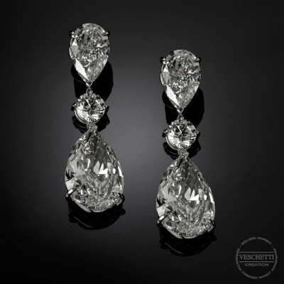 Gocce Brillanti, Magnificent pear-cut diamond earrings