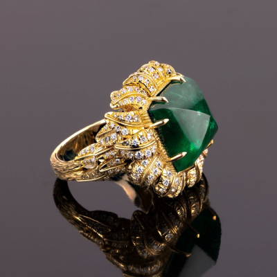 Tulipano, Coloured gem and diamond ring