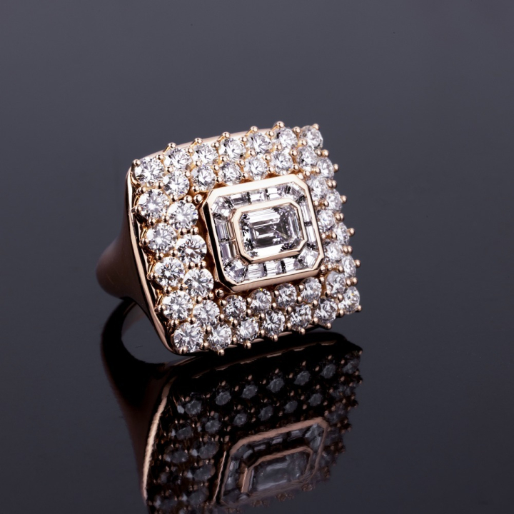 Amanda, Gold and diamond ring