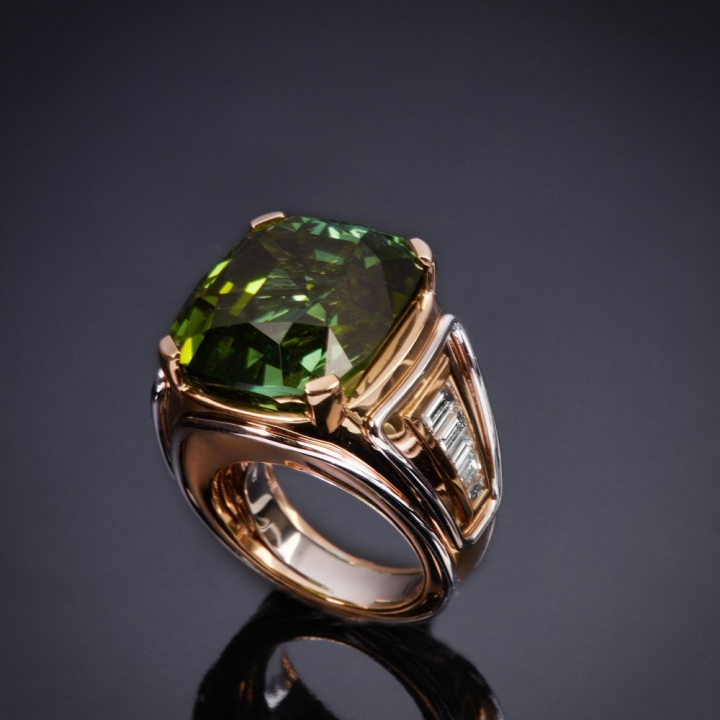 Menta, Coloured gem and diamond ring