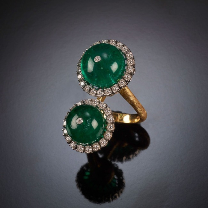 Candy, Ring with emeralds and diamonds