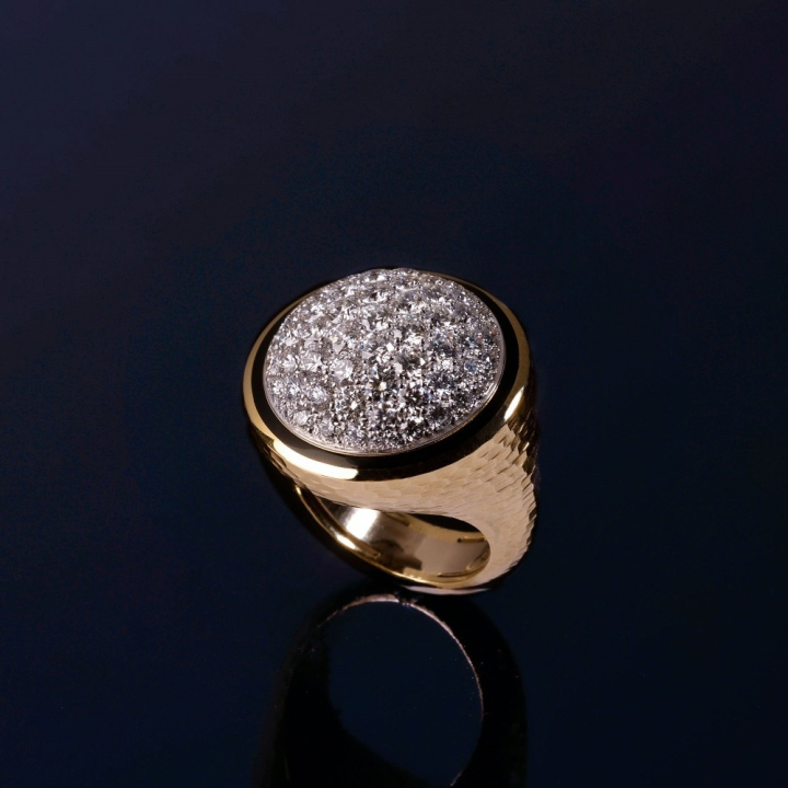 Olimpo, Gold and diamond ring