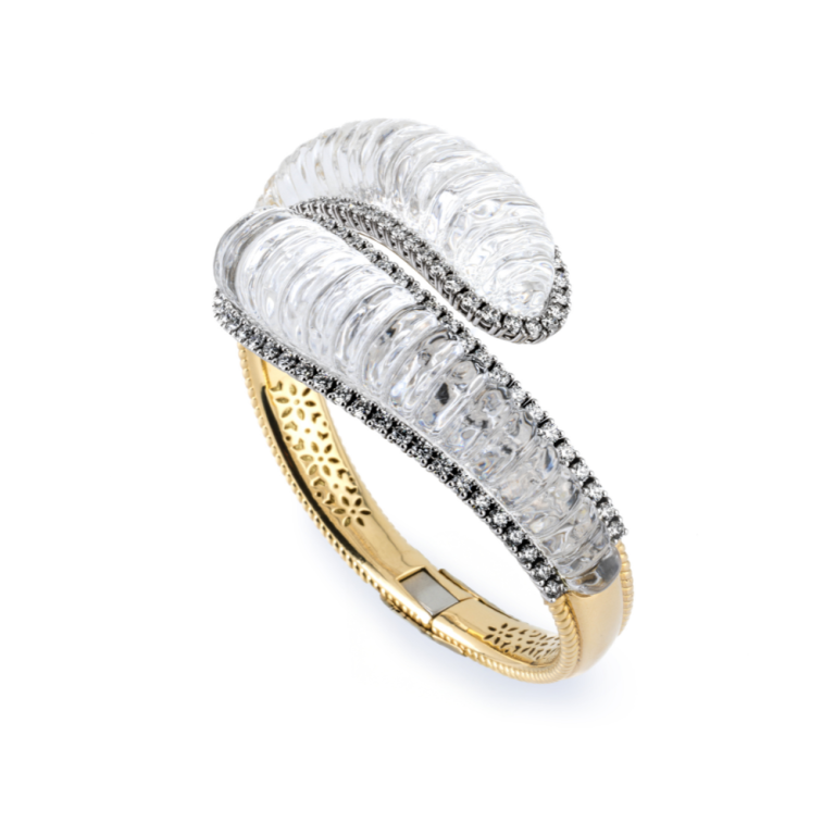 gold bracelet featuring rock crystal and diamonds