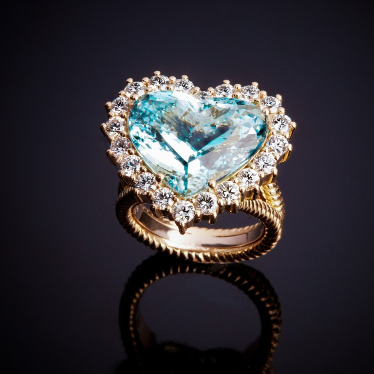 Emozione, Coloured gem and diamond ring