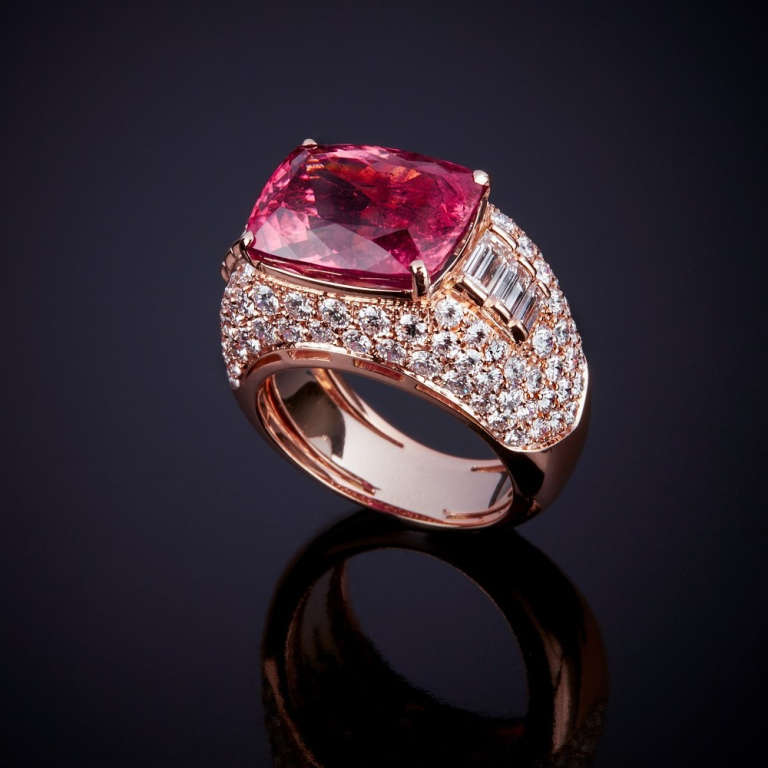 Lola, Coloured gem and diamond ring