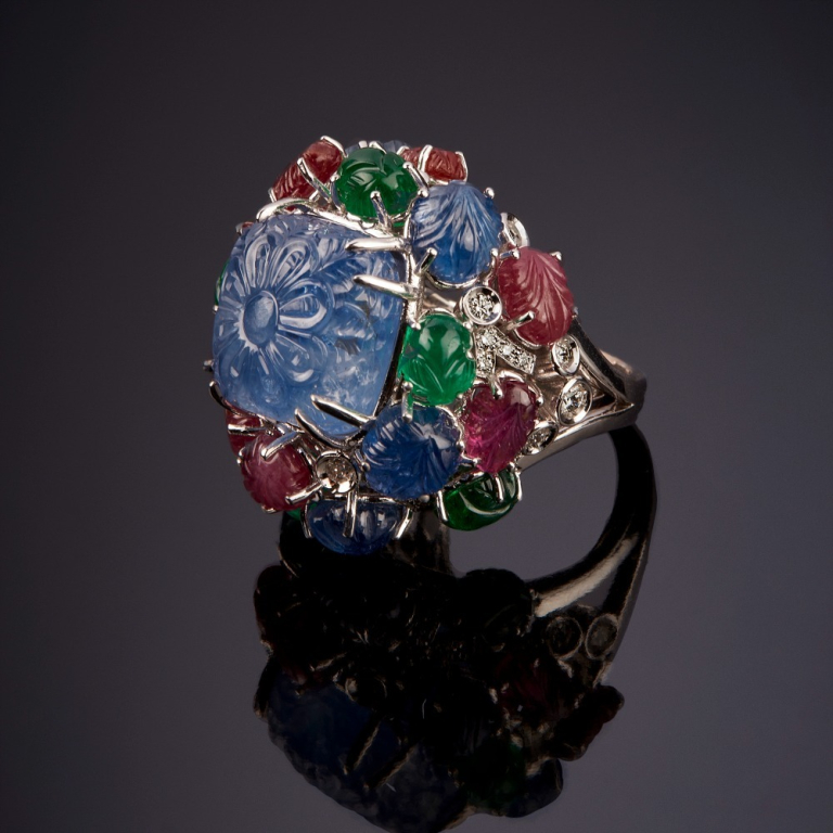 Giardino, Coloured gem and diamond ring
