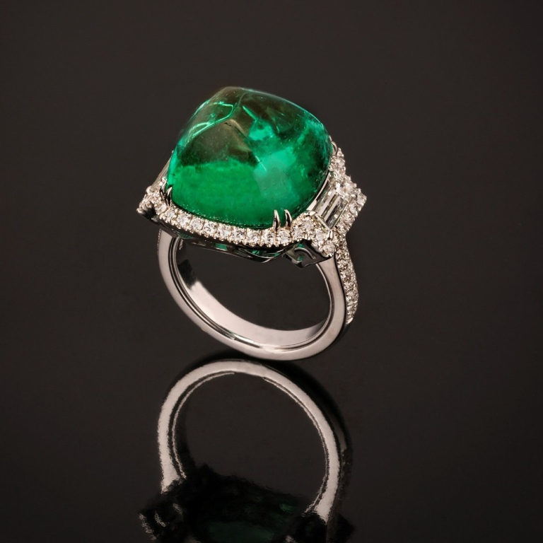 Minerva, Sugar loaf emerald ring