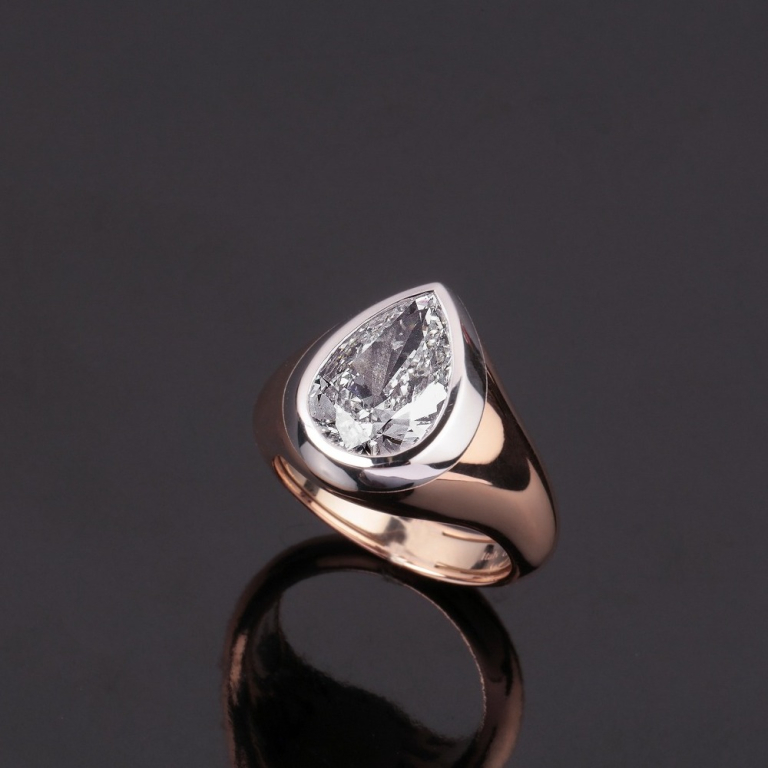 Rosé, Drop cut diamond ring